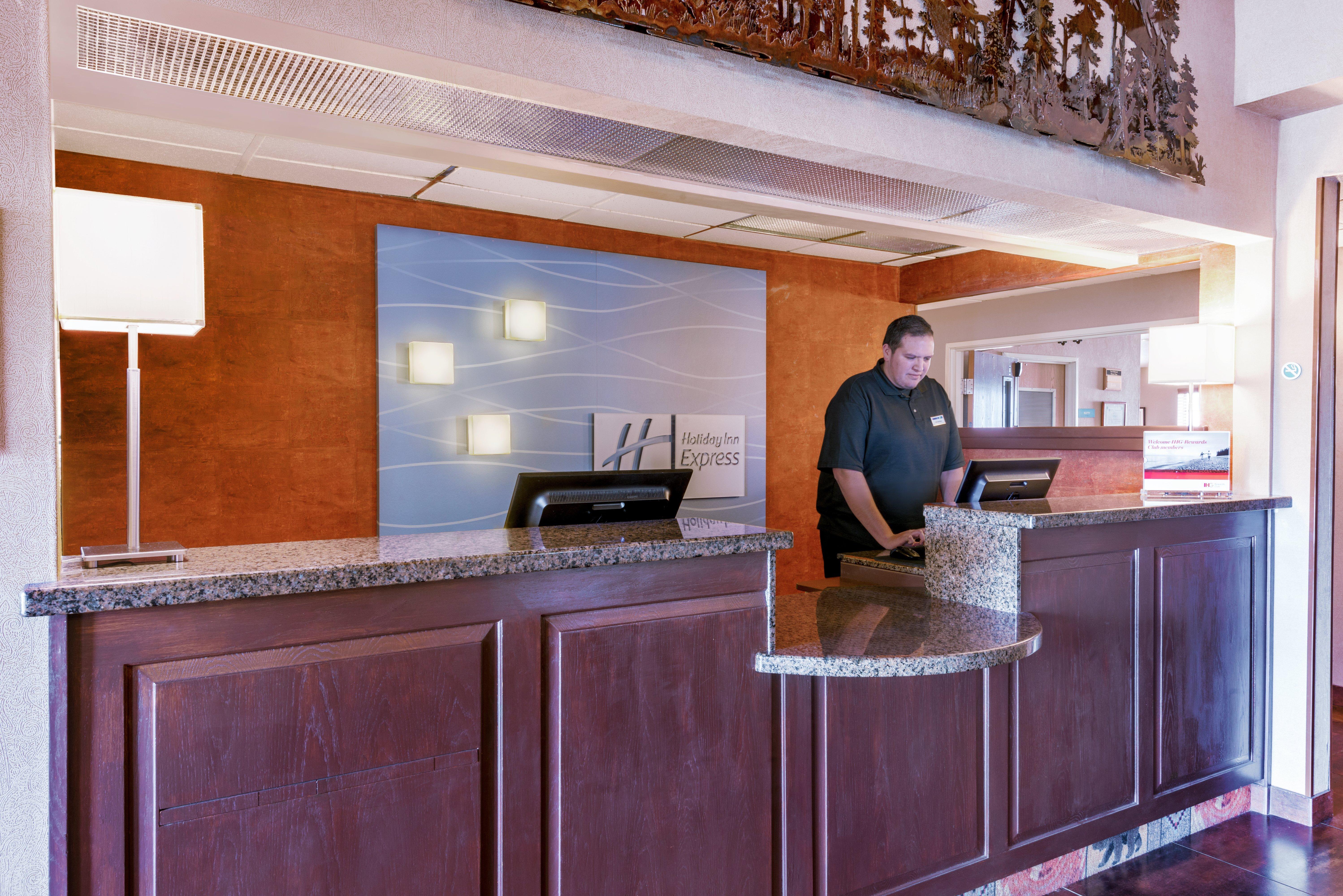 Holiday Inn Express Hotel & Suites Raton By Ihg Ngoại thất bức ảnh