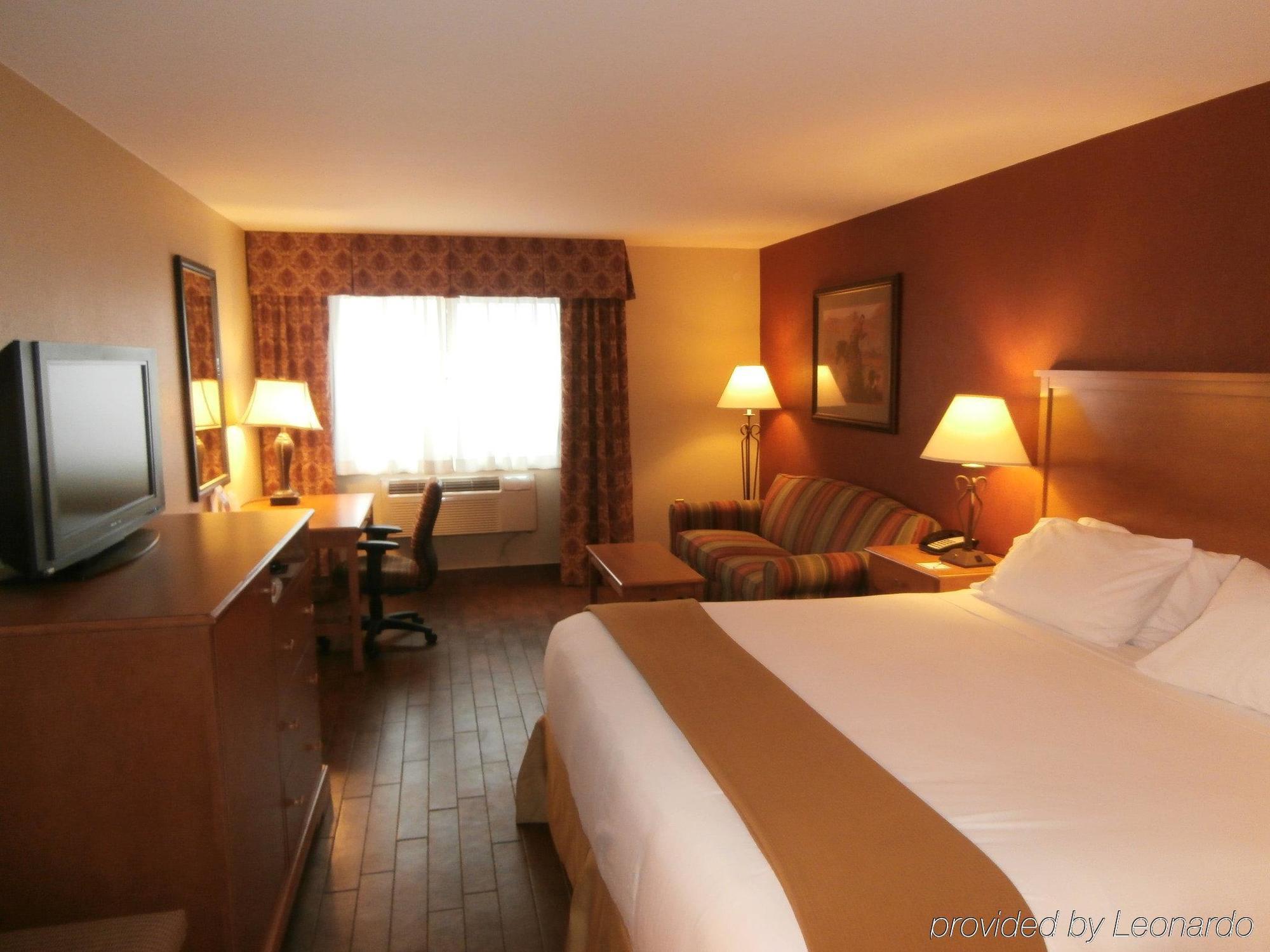 Holiday Inn Express Hotel & Suites Raton By Ihg Ngoại thất bức ảnh